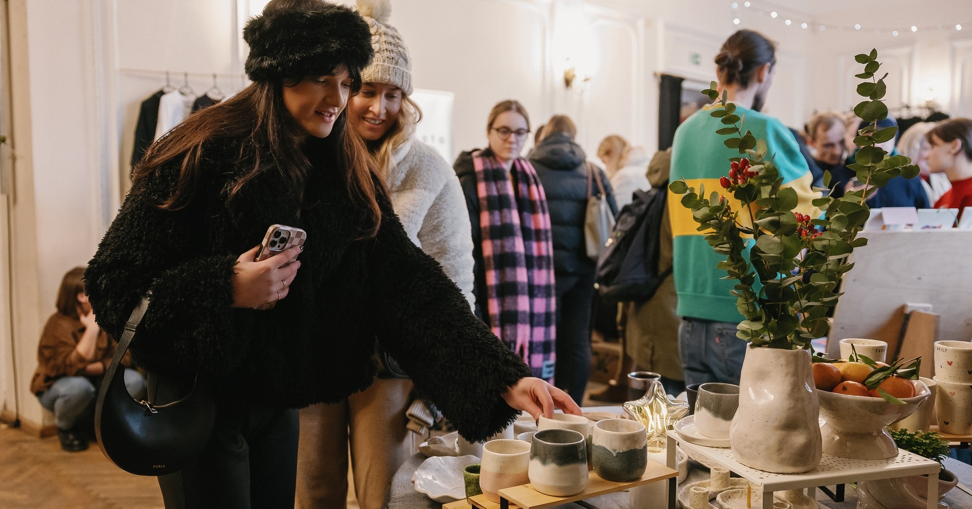 Jokių šabloninių dovanų – Kauno menininkų namuose savaitgalį vyks Kalėdinė meno mugė